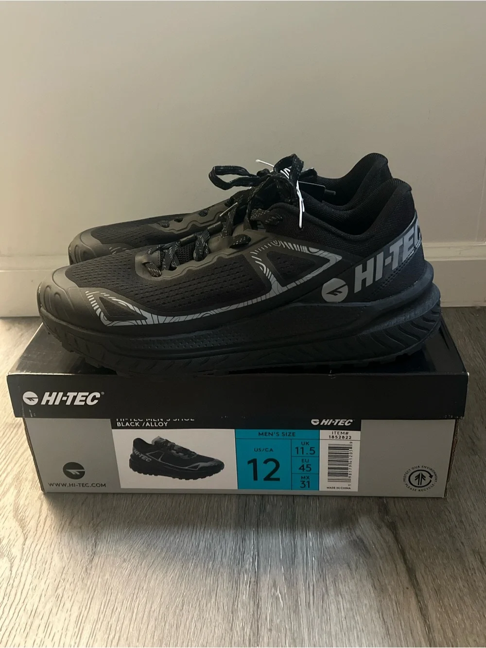 Hi-Tec Men's Black Athletic Trail Sneakers Size 12 NWB